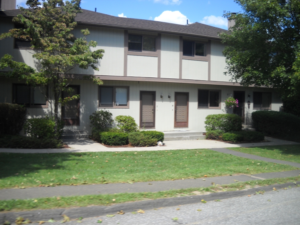 Spacious Shelter Rock area condo in danbury ct